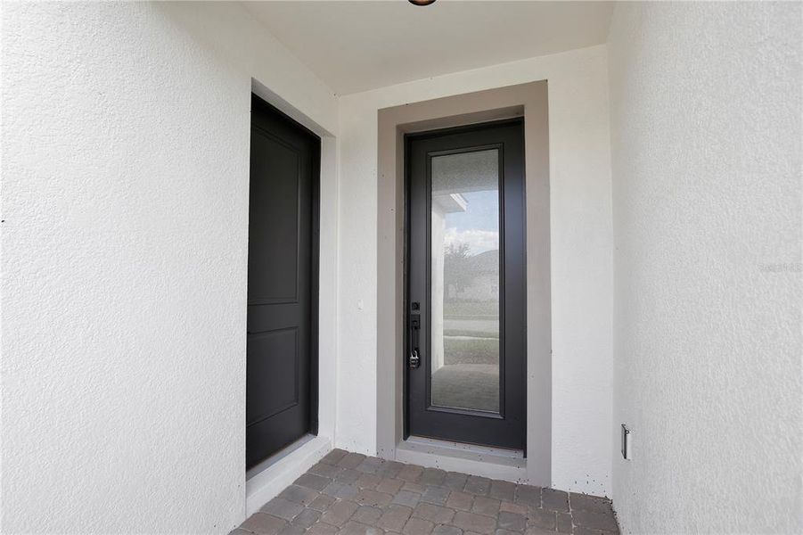 Exterior details and patio area of a home in , Groveland (Image 4).
