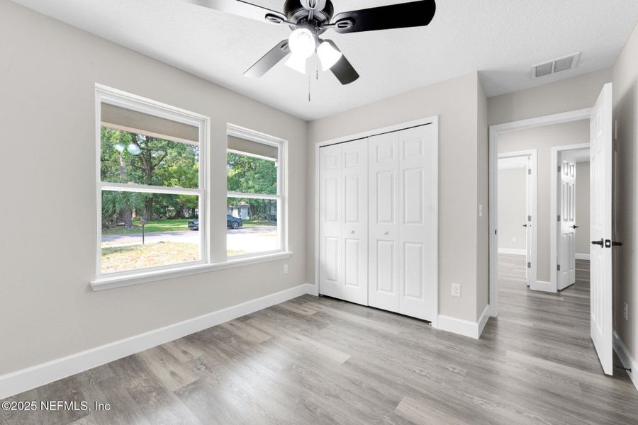 Spacious, unfurnished interior of a new home in , Jacksonville (Image 18).