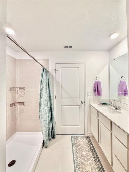 Furnished interior view inside a new home in Ranches at Lake McLeod, Eagle Lake (Image 33).