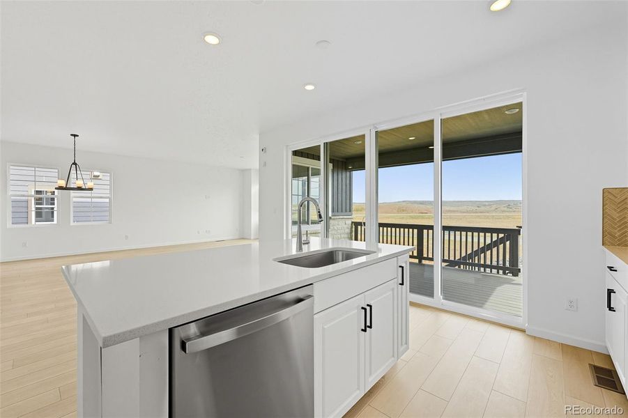 8828 Whiteclover ~ Ready Now