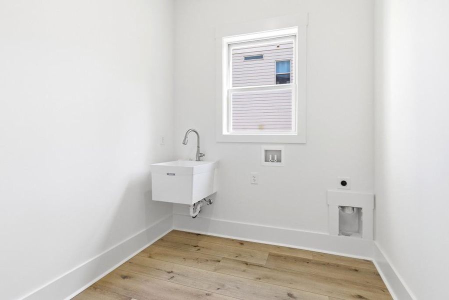 Spacious, unfurnished interior of a new home in , Jefferson (Image 58).