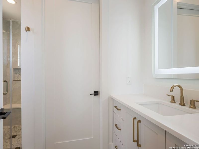 Close-up of interior finishes inside a home in , San Antonio (Image 18). Close-up of interior finishes inside a home in , San Antonio (Image 18).