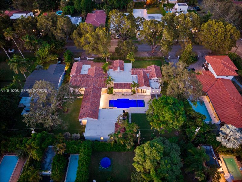 Community amenities in , Coral Gables (Image 48). Community amenities in , Coral Gables (Image 48).