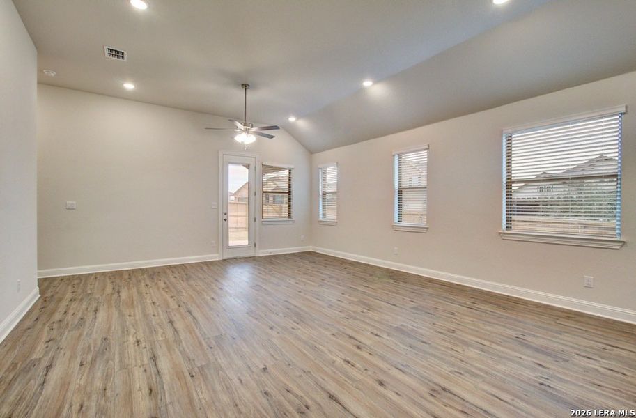 Spacious, unfurnished interior of a new home in Veramendi, New Braunfels (Image 24).