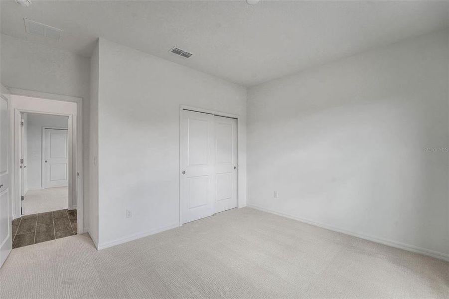 Spacious, unfurnished interior of a new home in Tuscan Hills, Dade City (Image 33).