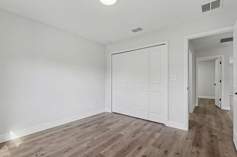 Spacious, unfurnished interior of a new home in , Ocala (Image 12).