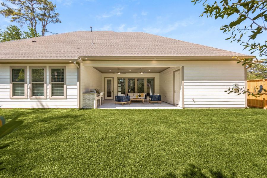 Exterior details and patio area of a home in , Houston (Image 29).
