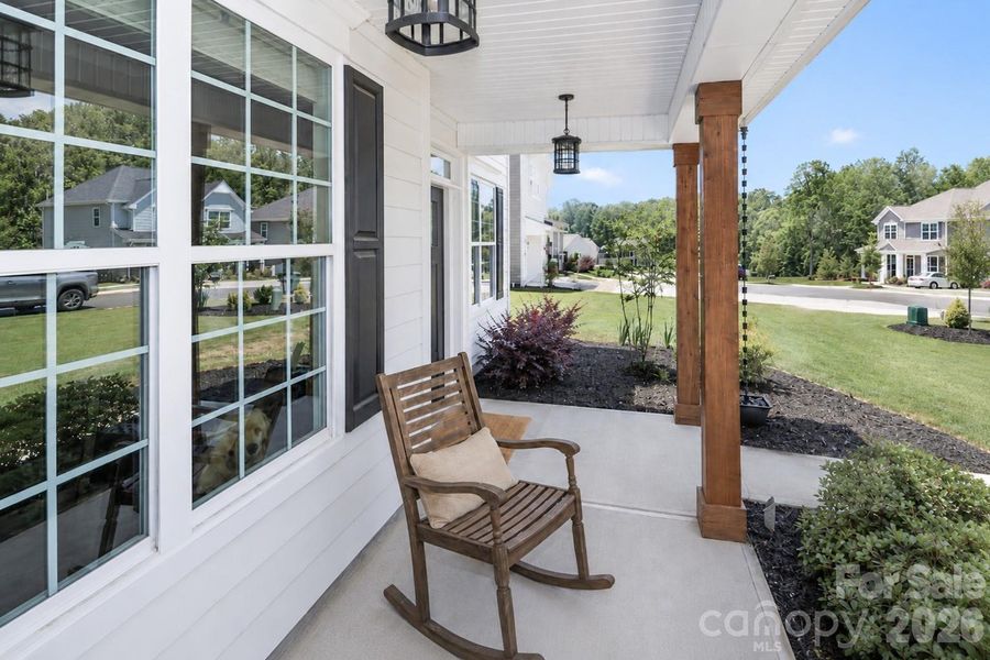 Exterior details and patio area of a home in Falls Cove, Troutman (Image 21).