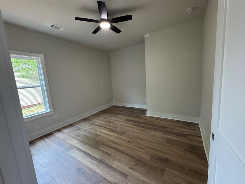 Spacious, unfurnished interior of a new home in , Jefferson (Image 11).