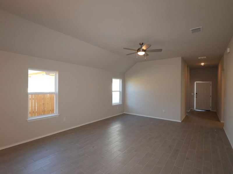 Spacious, unfurnished interior of a new home in Cascades at Onion Creek, Austin (Image 8).