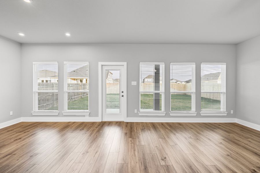 Spacious, unfurnished interior of a new home in Hartrick Ranch, Temple (Image 8).