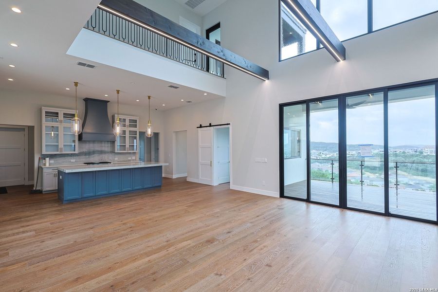 Spacious, unfurnished interior of a new home in , San Antonio (Image 28).