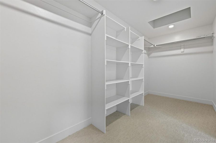 Spacious, unfurnished interior of a new home in , Lakewood (Image 31).