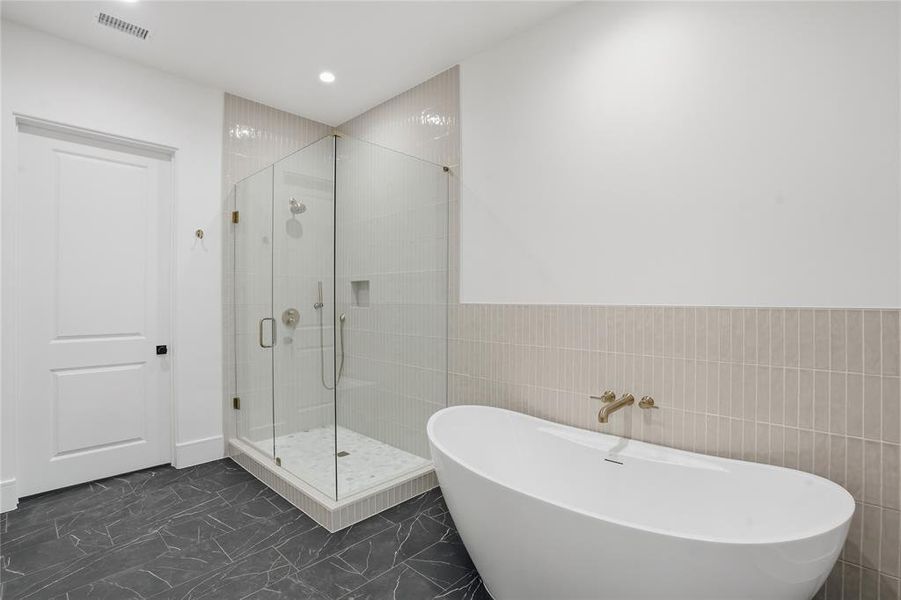 Furnished interior view inside a new home in , Irving (Image 4).