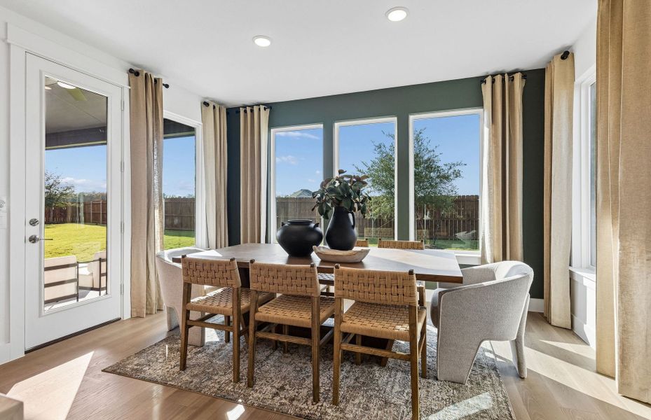 Representative furnished interior of a home built from the Gillett by Pulte Homes in Mission Hills, Garland (Image 21).