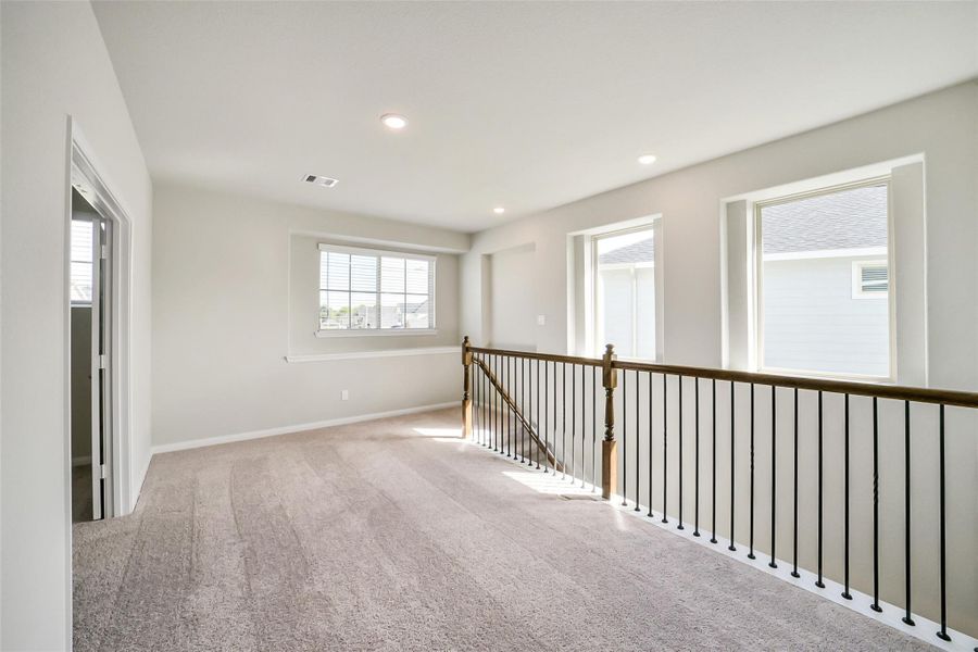 Spacious, unfurnished interior of a new home in Anderson Lake, Houston (Image 32).