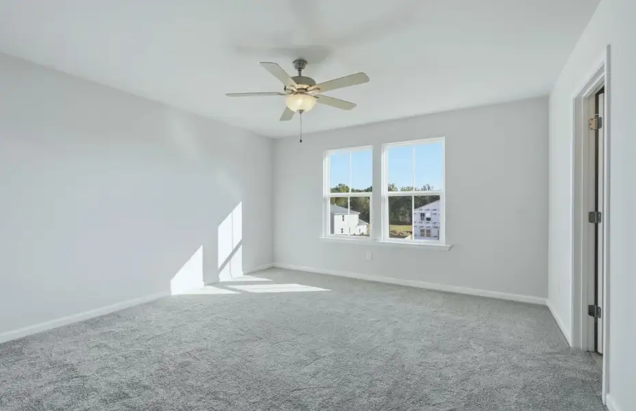 Spacious, unfurnished interior of a new home in Crestview, Spartanburg (Image 16).