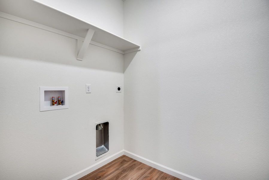 Spacious, unfurnished interior of a new home in The Aurora Highlands, Aurora (Image 22). Spacious, unfurnished interior of a new home in The Aurora Highlands, Aurora (Image 22).