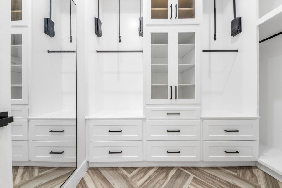 Furnished interior view inside a new home in , Baytown (Image 14).