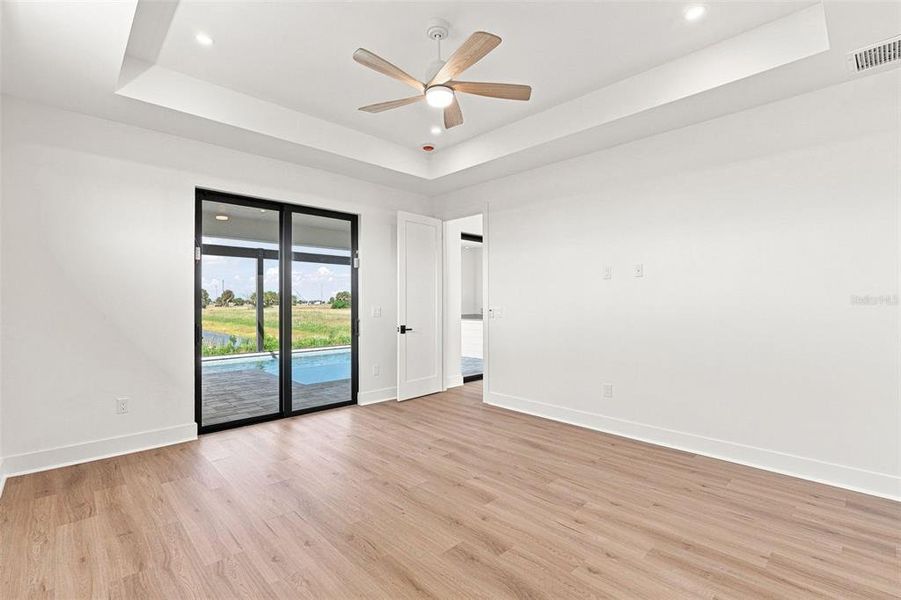 Spacious, unfurnished interior of a new home in , Placida (Image 49).