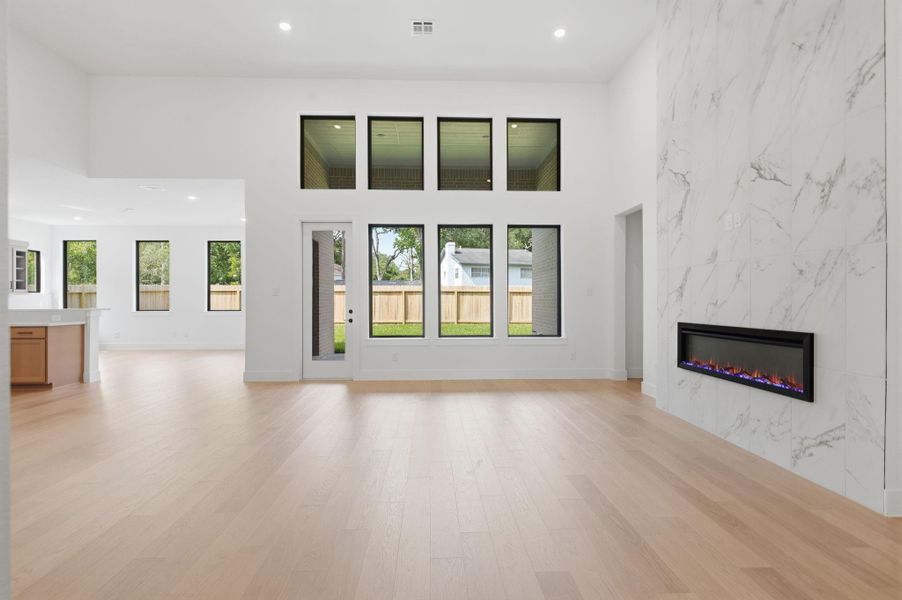 Spacious, unfurnished interior of a new home in Friendswood Trails 70' Homesites, Friendswood (Image 20).