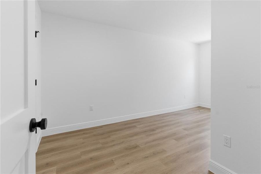 Spacious, unfurnished interior of a new home in , Altamonte Springs (Image 16).