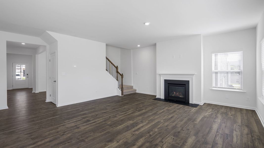 Spacious, unfurnished interior of a new home in Fieldcrest Acres, Blountville (Image 29).