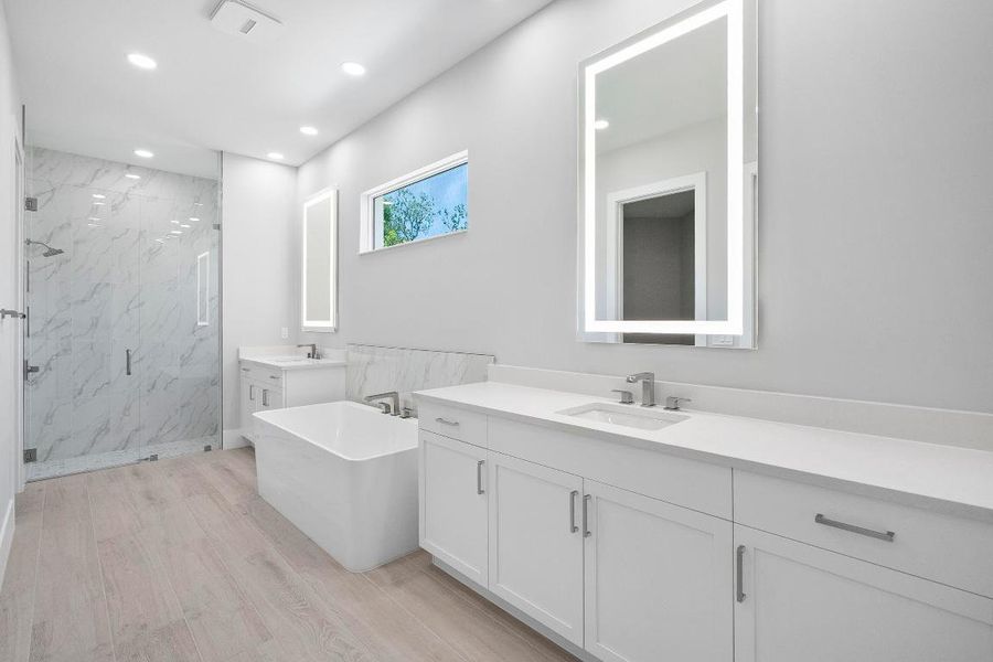 129 Strand Drive - main bath 2 Oceanic G