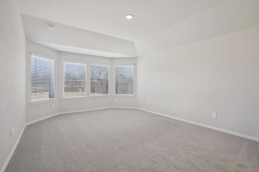 Photo is for illustrative purposes only and may not reflect the exact listing.