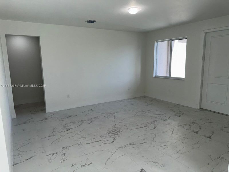 Spacious, unfurnished interior of a new home in , Homestead (Image 16).