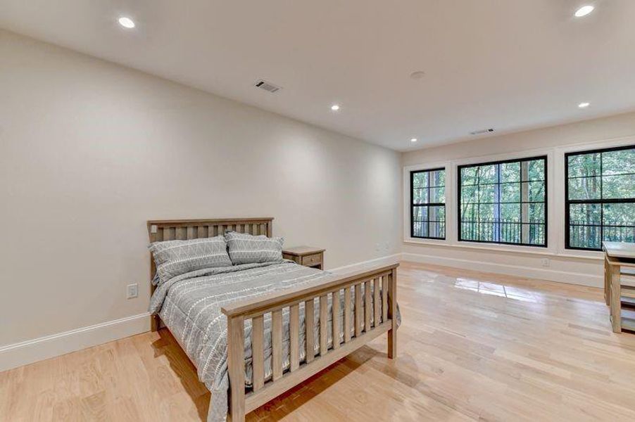 Furnished interior view inside a new home in , Gainesville (Image 53).