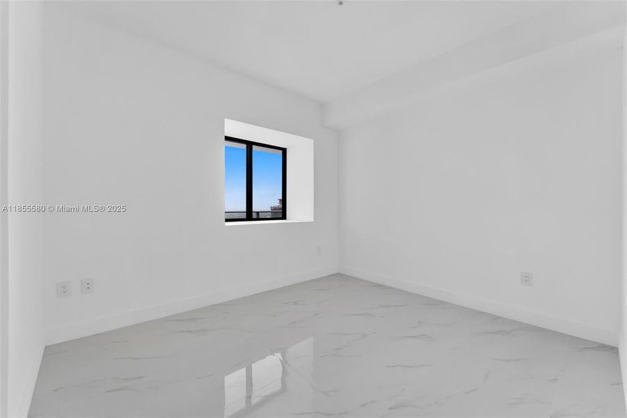 Spacious, unfurnished interior of a new home in , Miami (Image 26).