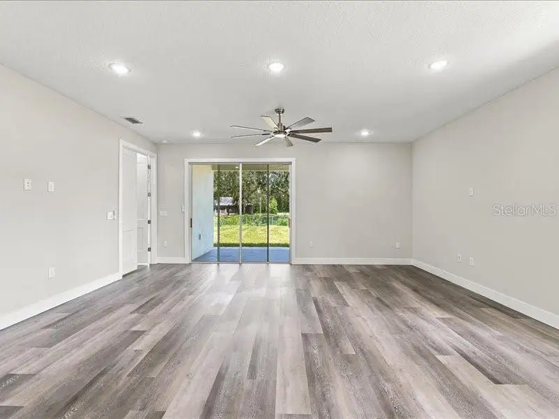 Spacious, unfurnished interior of a new home in , Winter Haven (Image 40).