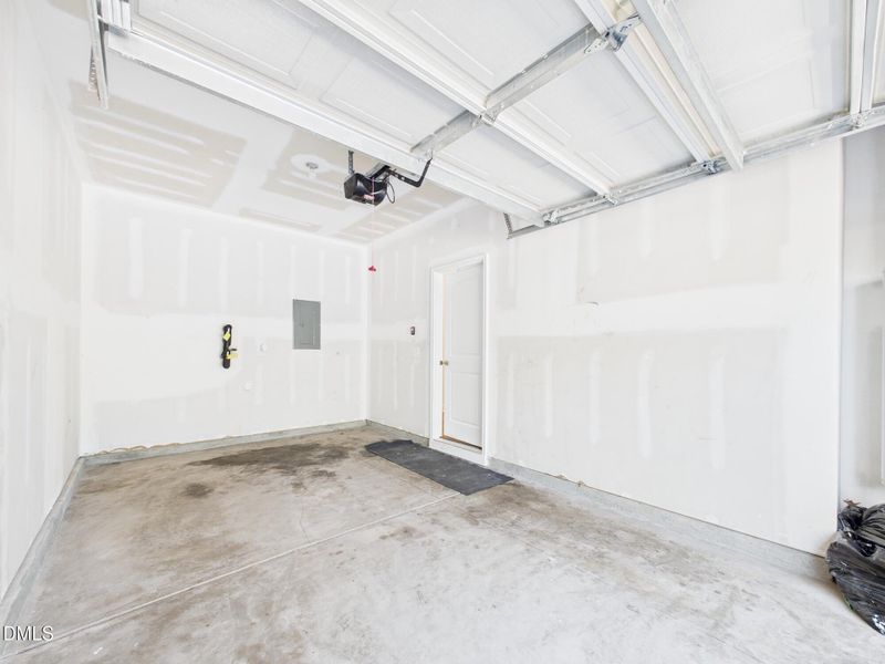 CAM01608G0-PR0114-STILL020