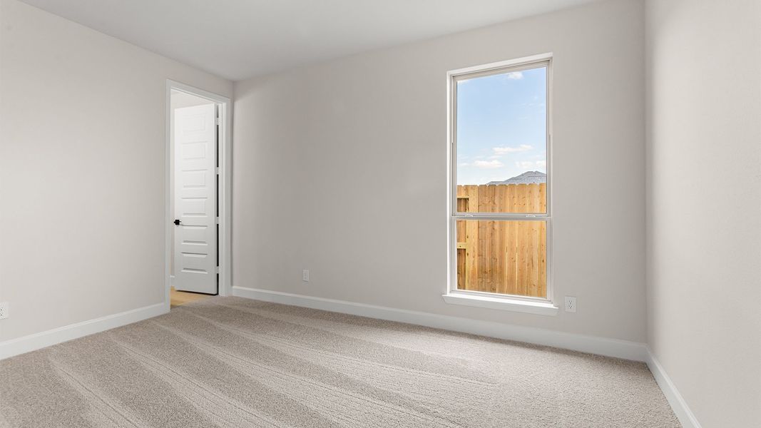 Spacious, unfurnished interior of a new home in Cross Creek West, Fulshear (Image 11).