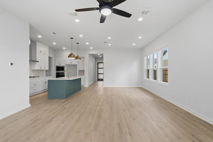 Spacious, unfurnished interior of a new home in Arbor Collection at Heritage, Dripping Springs (Image 30).