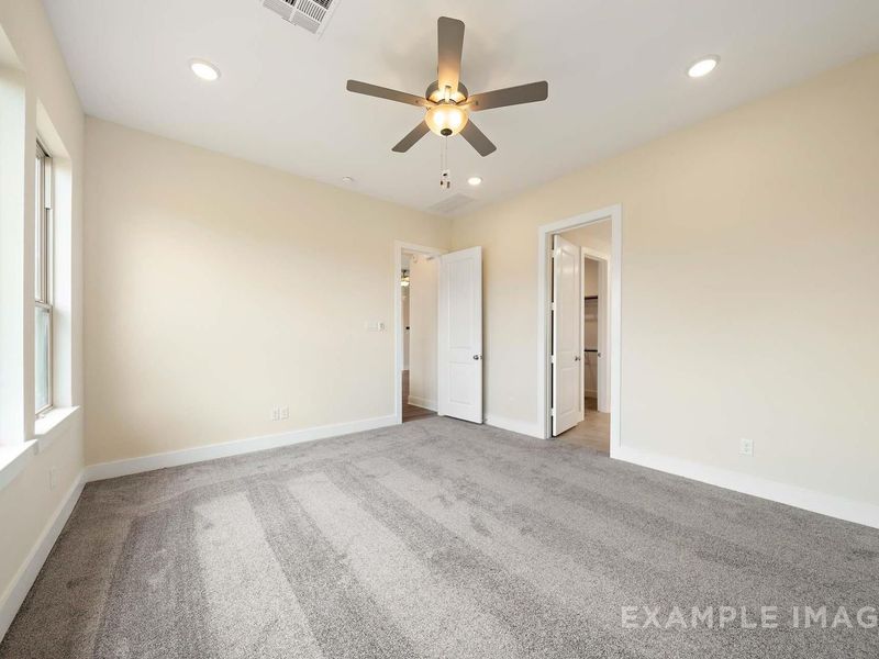 Spacious, unfurnished interior of a new home in Lago Mar, Texas City (Image 22).