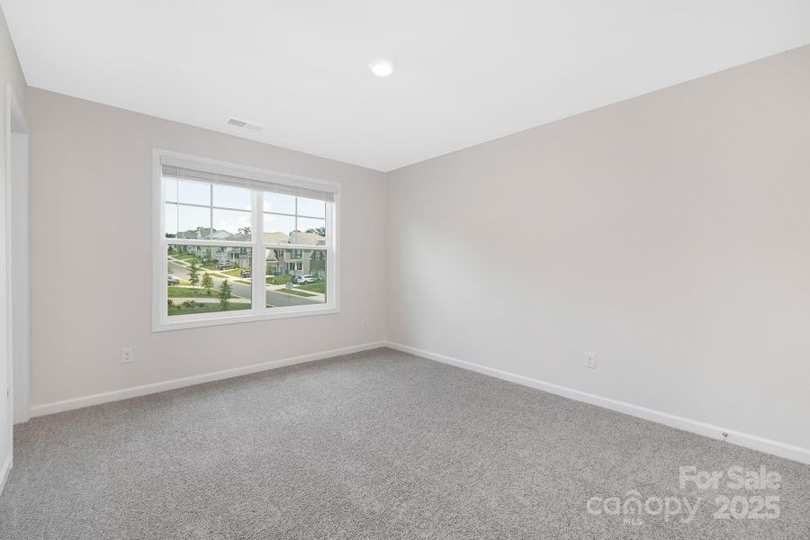 Spacious, unfurnished interior of a new home in Sylvan Creek, Denver (Image 37).