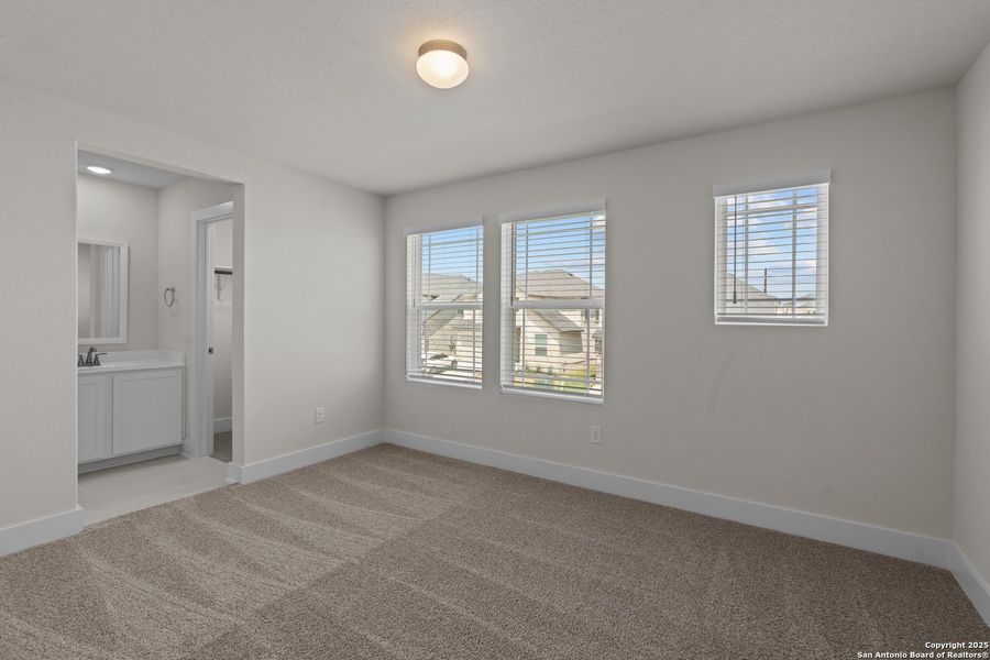 Spacious, unfurnished interior of a new home in Hunters Ranch, San Antonio (Image 23). Spacious, unfurnished interior of a new home in Hunters Ranch, San Antonio (Image 23).