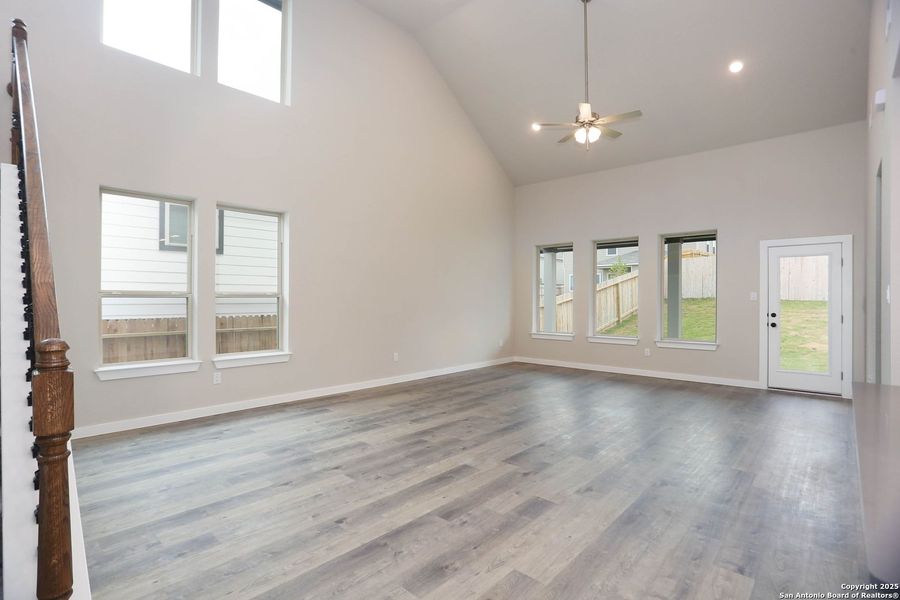 Spacious, unfurnished interior of a new home in Vista Ridge, Live Oak (Image 13). Spacious, unfurnished interior of a new home in Vista Ridge, Live Oak (Image 13).