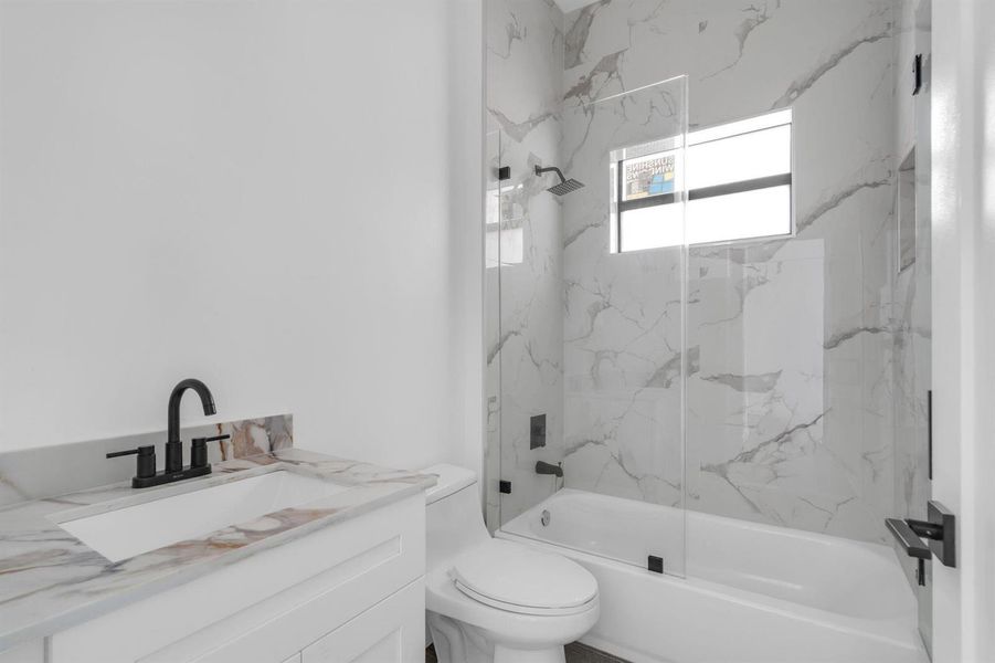 16-web-or-mls-2551NW14th-16