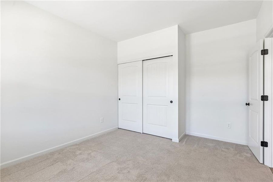 Spacious, unfurnished interior of a new home in Poplar Place, Dallas (Image 30).