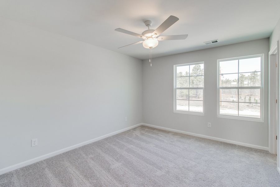 Spacious, unfurnished interior of a new home in Astoria, Columbia (Image 21).