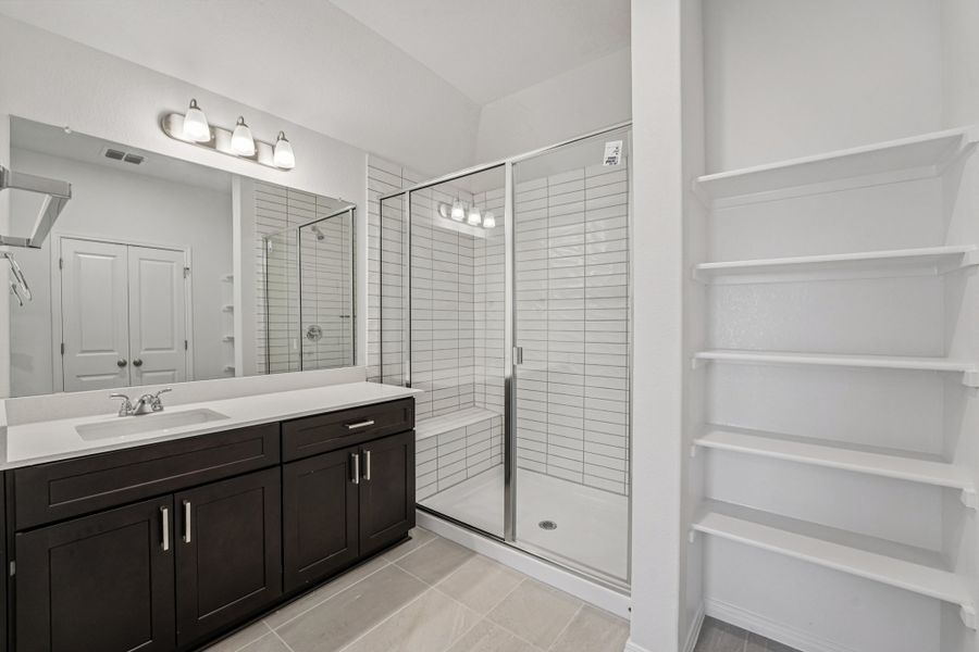 Furnished interior view inside a new home in Porter Country, Buda (Image 8).