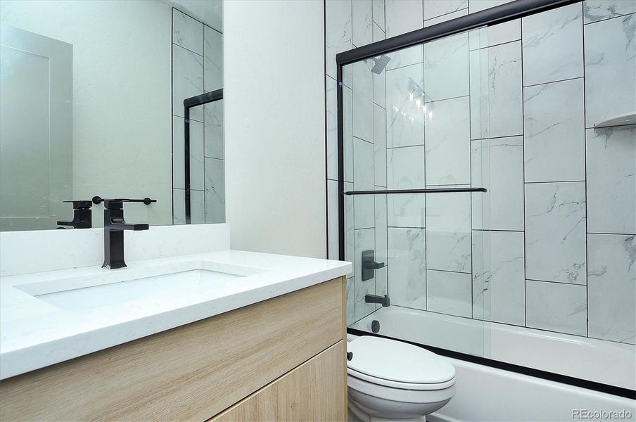 Image 33 of a home in .