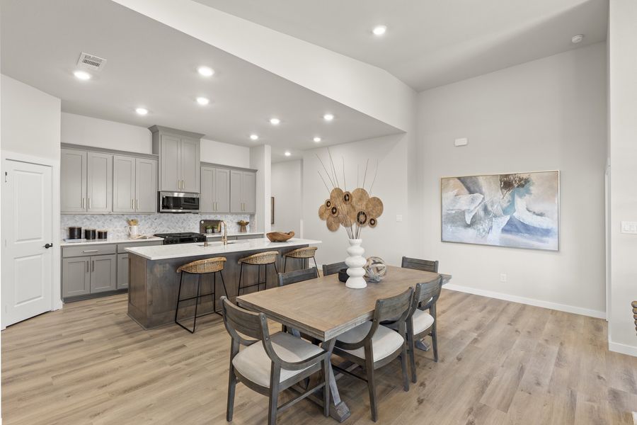 Furnished interior view inside a new home in Willow Grove, Melissa (Image 6).