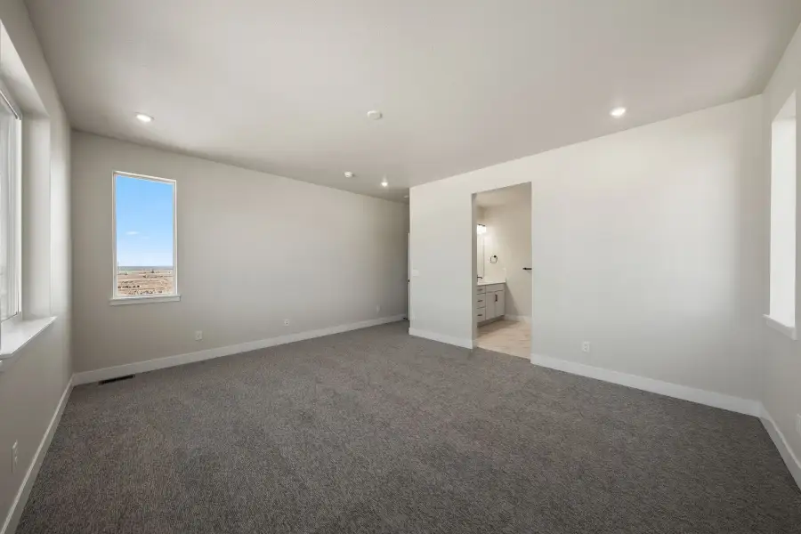 Spacious, unfurnished interior of a new home in Trumark Homes at Sterling Ranch, Littleton (Image 24).