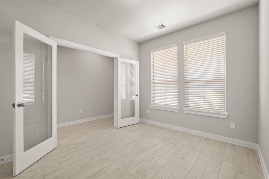 Spacious, unfurnished interior of a new home in Briarwood Crossing, Rosenberg (Image 23). Spacious, unfurnished interior of a new home in Briarwood Crossing, Rosenberg (Image 23).