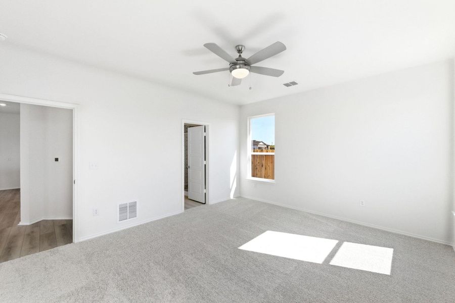 Spacious, unfurnished interior of a new home in Stoney Chase, Del Valle (Image 14). Spacious, unfurnished interior of a new home in Stoney Chase, Del Valle (Image 14).