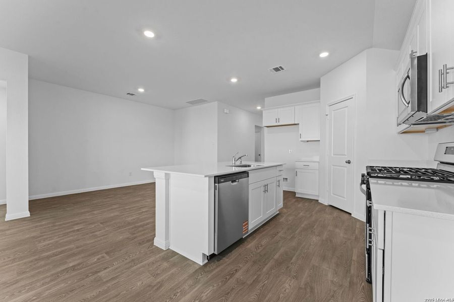 Furnished interior view inside a new home in Paramount, Kyle (Image 7).